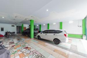 Foto de la galeria de RedDoorz Syariah at Pantai Pelabuhan Ratu a Sukabumi