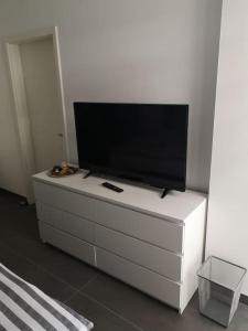 TV at/o entertainment center sa FeWo Pearl 207 am Yachthafen inkl. Tiefgarage