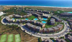 Басейн в Apartamento Salgados Beach або поблизу