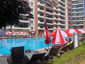 Бассейн в ADMIRAL PLAZA C 43 Studio Sunny Beach или поблизости