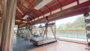 Fitnes oz. oprema za telovadbo v nastanitvi The Westin Sohna Resort & Spa