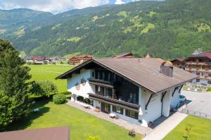 z góry widok z góry w tle w obiekcie Hotel Garni Jagdhof w mieście Zell am Ziller