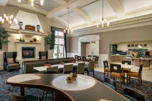 พื้นที่นั่งเล่นของ Homewood Suites by Hilton Harrisburg East-Hershey Area