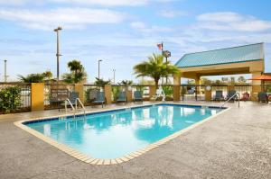 Πισίνα στο ή κοντά στο Hampton Inn Slidell