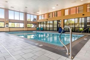 Swimmingpoolen hos eller tæt på Hampton Inn Richmond KY