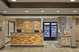 Homewood Suites by Hilton Columbia tesisinde lobi veya resepsiyon alanı