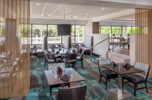 Χώρος καθιστικού στο DoubleTree by Hilton Columbia