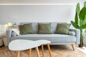 A seating area at Hauzify I Loft Ancora