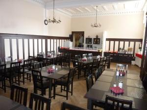 A restaurant or other place to eat at Hotel Pension Kima