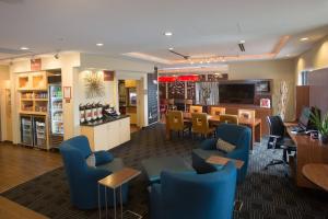 Salon oz. bar v nastanitvi TownePlace Suites by Marriott Lincoln North