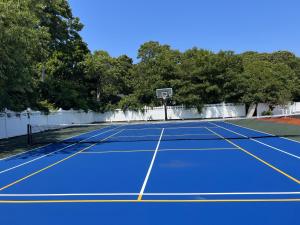 Instalaciones para jugar a tenis o squash en Sunbird Cape Cod Annex o alrededores