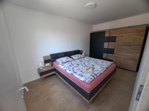 Cama ou camas em um quarto em Apartments Pronavtik