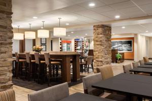 ห้องอาหารหรือที่รับประทานอาหารของ Hampton Inn by Hilton Fort Smith