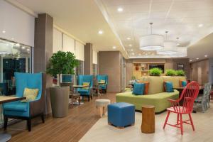 Predel za sedenje v nastanitvi Home2 Suites By Hilton Indianapolis Greenwood