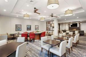 Prostor za sedenje u objektu Homewood Suites by Hilton Providence Downtown