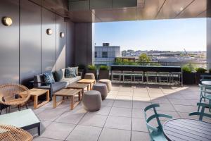 Un lugar para sentarse en Homewood Suites by Hilton Boston Seaport District