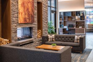 A seating area at Home2 Suites By Hilton Boise Downtown