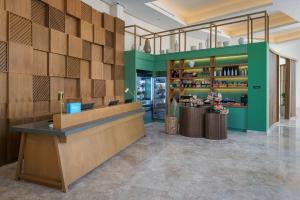 Hilton Garden Inn Cancun Airport酒吧或休息區