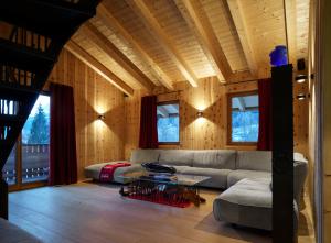 Зона вітальні в Dolomiti Lodge Alverà