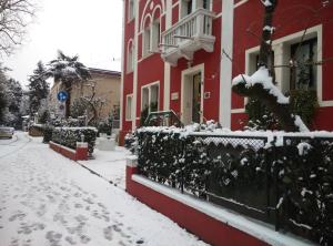 Hotel Villa Pannonia взимку