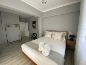 Cama ou camas em um quarto em Estoril Casino 3 Bedrooms With Pool