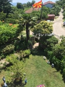 Um jardim em Apartments Groshev