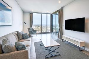 Televisi dan/atau pusat hiburan di Meriton Suites George Street, Parramatta