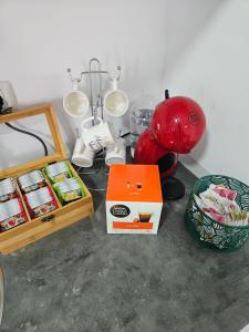 Comida no apartamento ou em algum lugar perto