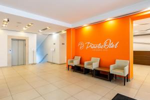 A seating area at PracticOtel