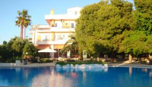 The swimming pool at or close to Monte Vardia