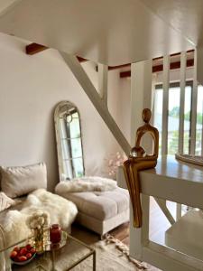 A seating area at BALI HOME Stylische Wohnung mit Terrasse