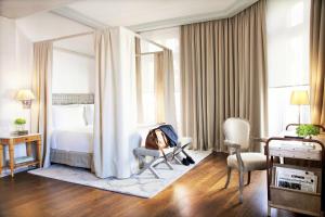 O zonă de relaxare la URSO Hotel & Spa, a Small Luxury Hotel of the World