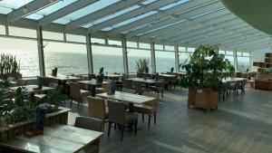 Restaurant o un lloc per menjar a De Pier Suites