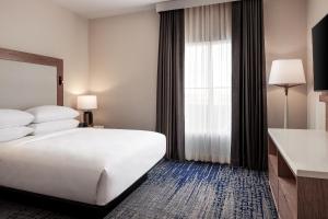 Katil atau katil-katil dalam bilik di Sheraton Richmond Airport Hotel