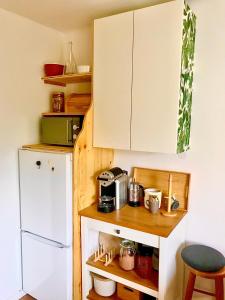 A kitchen or kitchenette at Stadtoase mit traumhaftem Ausblick