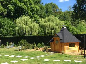 Kebun di luar Les Roulottes De La Basse Maunerie