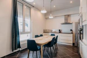 Una cocina o kitchenette en Coeur de ville #H2- Central & Cosy - Logement partagé - Chambre privée