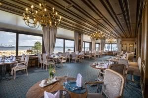 Restoran atau tempat lain untuk makan di Maritim Strandhotel Travemünde