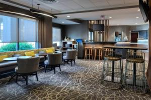 SpringHill Suites Danbury 레스토랑 또는 맛집