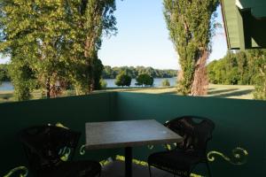 Vue sur la rivière ou le fleuve situé(e) à proximité de l'hôtel