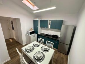 Кухня или кухненски бокс в XOX Villa House & Garden Bucharest