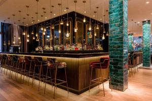 Salon ili bar u objektu Motel One München-Haidhausen