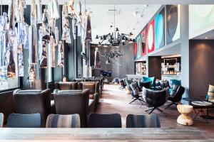 Istumisnurk majutusasutuses Motel One Basel