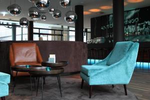 Un lugar para sentarse en Motel One Frankfurt Messe