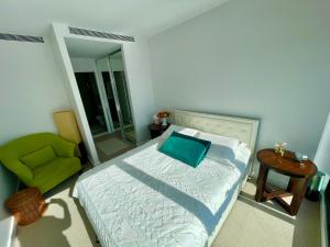 Cama ou camas em um quarto em Yarra Accommodation with new Private Apartment