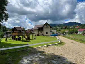 Pokrajina v okolici počitniške hiške