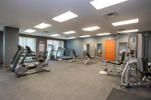 Posilňovňa alebo fitness centrum v ubytovaní Sutton Place Hotel Revelstoke Mountain Resort