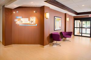 Seating area sa Fairfield Inn & Suites by Marriott Lafayette South