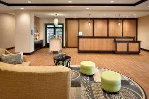 Zona d'estar a Homewood Suites by Hilton Kalamazoo-Portage