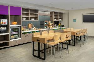 Η κουζίνα ή μικρή κουζίνα στο Home2 Suites By Hilton Phoenix Airport South